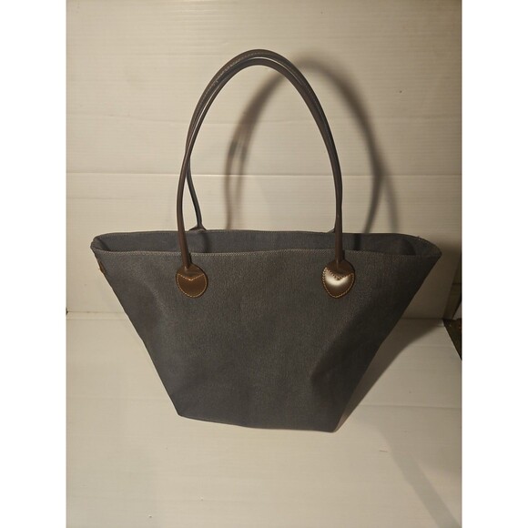 Chic Gray Tote Bag - Picture 1 of 9
